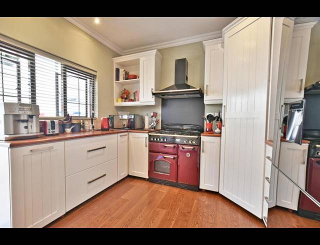 2 BEDROOM TOWNHOUSE FOR SALE IN RIVER CLUB